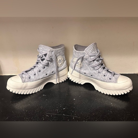 Converse
Chuck Taylor All Star Lugged 2.0 Cozy Utility Sneakers - Picture 1 of 9